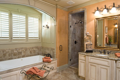 ナッシュビルにあるトラディショナルスタイルのおしゃれな浴室の写真