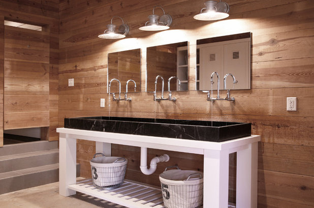 Contemporary Badrum by Inspirations Kitchen and Bath