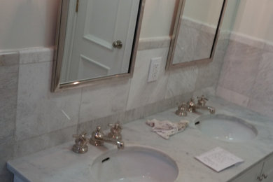 Example of a bathroom design in Newark