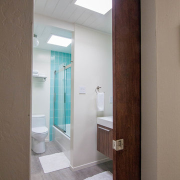 4x8 Aqua Tile Bathroom