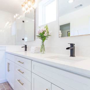 75+ Bäder mit Backsteinboden und Quarzwerkstein-Waschtisch Ideen