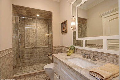 Inspiration for a classic bathroom in Chicago.
