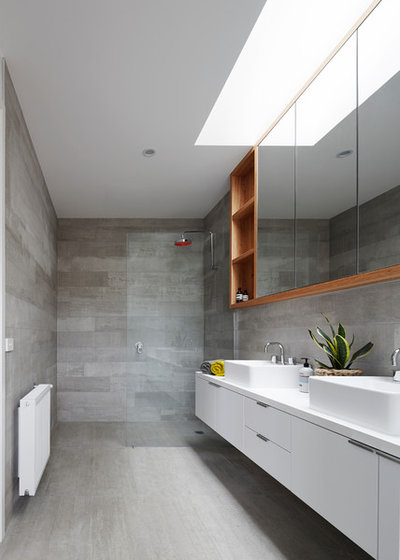 コンテンポラリー 浴室 by Glow Design Group