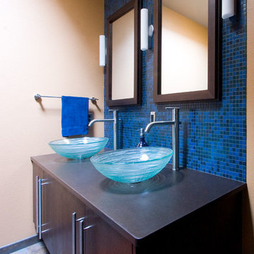 A bathroom that POPS!
