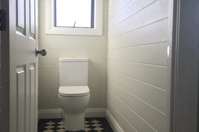 Ejemplo de cuarto de baño moderno pequeño con sanitario de una pieza
