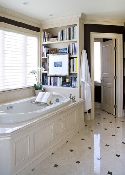 Классический Ванная комната by Sroka Design, Inc.