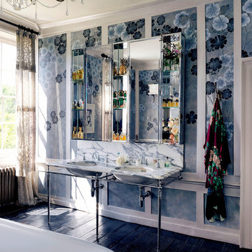 A look inside Kate Moss' Bathroom