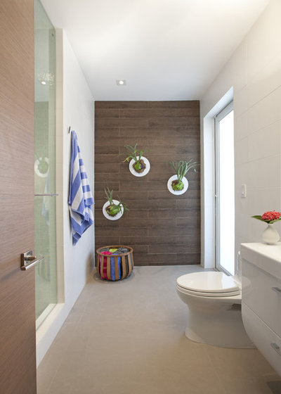 モダン 浴室 by DKOR Interiors Inc.- Interior Designers Miami, FL