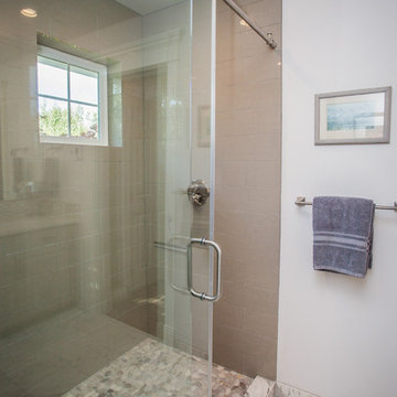 A shower that feels bigger than it really is