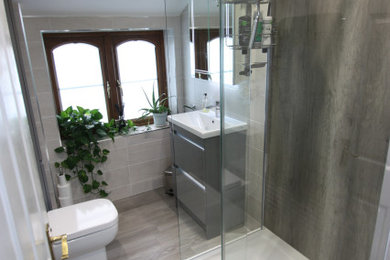 A Spacious and Easy to Clean Bathroom in Bromsgrove
