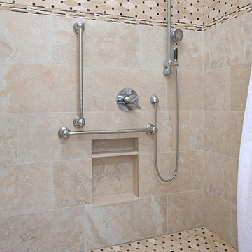 Accessible Bath in Carlsbad Poinsettia