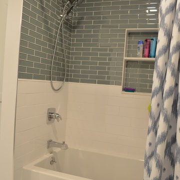 Alcove tub/shower