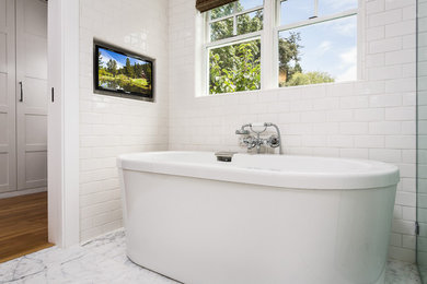 Design ideas for a contemporary bathroom in Los Angeles.