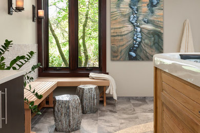 シアトルにあるトランジショナルスタイルのおしゃれな浴室の写真