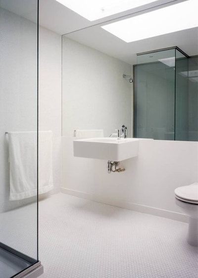 Modern Bathroom by David Churchill - Architectural  Photographer