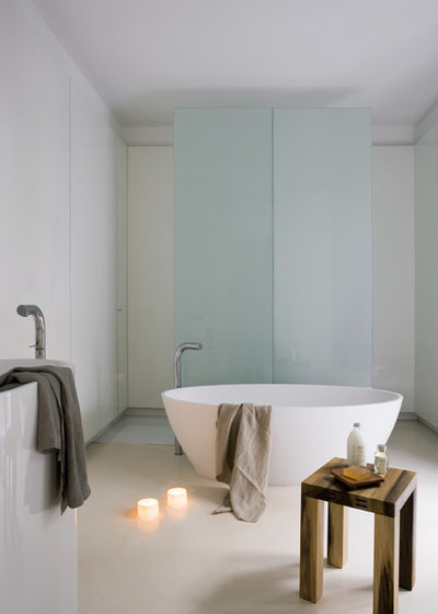 コンテンポラリー 浴室 by YLAB Arquitectos Barcelona