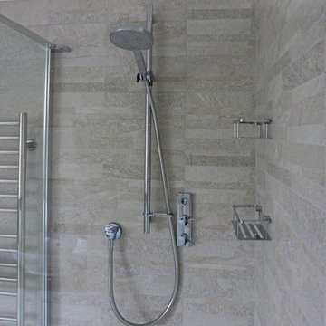 Aqualisa HiQu Digital Shower with contemporary shower baskets by Smedbo