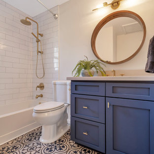 75+ Bäder mit Porzellan-Bodenfliesen und Duschvorhang-Duschabtrennung