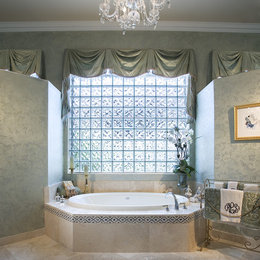 https://www.houzz.com/photos/architectural-and-interior-photography-traditional-bathroom-miami-phvw-vp~75201