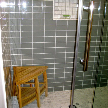 Artist's Loft Guest Bathroom