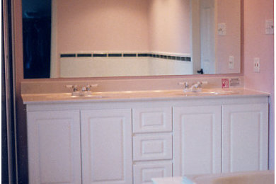オタワにあるおしゃれな浴室の写真