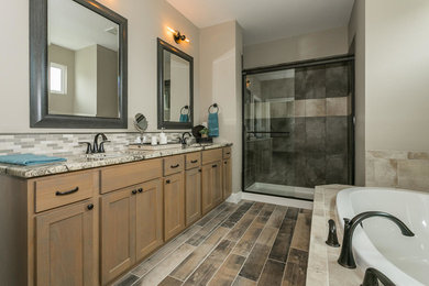 ウィチタにあるトラディショナルスタイルのおしゃれな浴室の写真