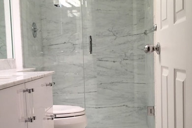 Bathroom - mid-sized contemporary bathroom idea in Miami