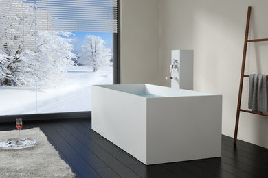 Large minimalist master freestanding bathtub photo in San Francisco