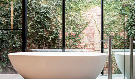 Which Bath is Best: Freestanding or Fitted?
