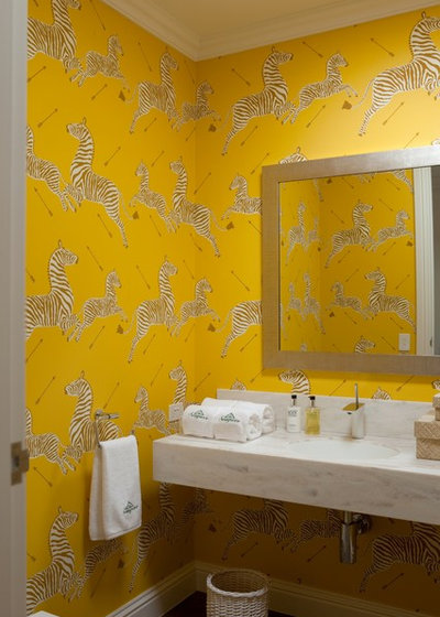 コンテンポラリー 浴室 by Diane Bergeron Interiors