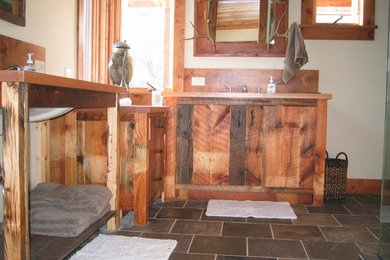 Bathroom - traditional bathroom idea in Albuquerque