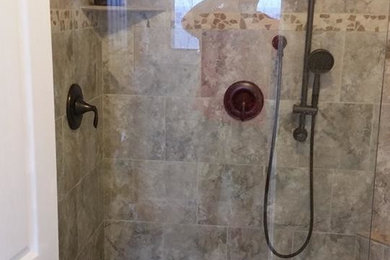 カンザスシティにあるコンテンポラリースタイルのおしゃれな浴室の写真