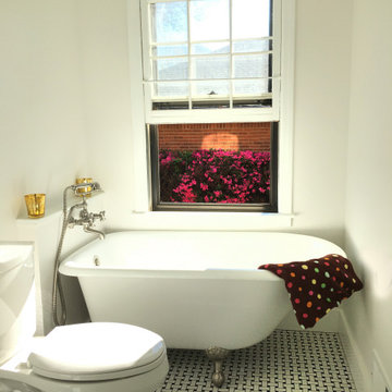 Barry and Laura K small bathroom by Victor Smith