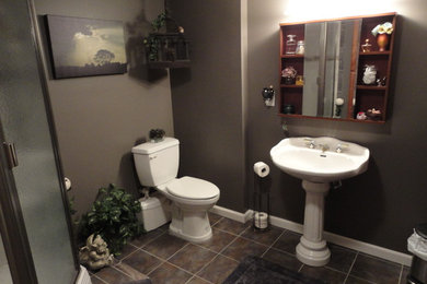 Example of a trendy bathroom design in Newark