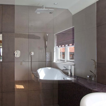 Bateau-Style Bath