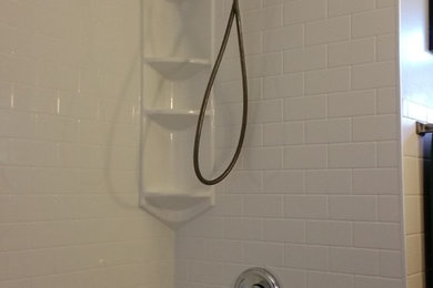 Photo of a contemporary bathroom in Cincinnati.