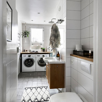 Bath with Laundry