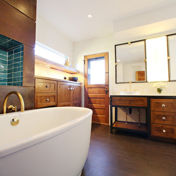 Bathroom 906