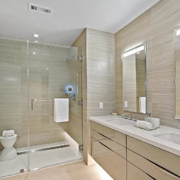 Bathroom and SIDLER Mirrored Cabinet in 1450 Franklin, San Francisco, California
