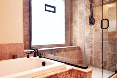 Ejemplo de cuarto de baño principal mediterráneo con puertas de armario de madera en tonos medios, encimera de cuarcita, bañera encastrada, baldosas y/o azulejos beige y baldosas y/o azulejos de terracota