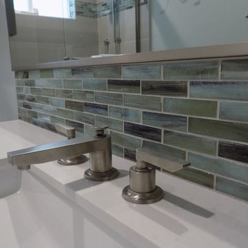 Bathroom backsplash