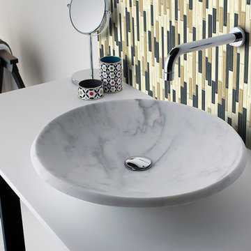 Bathroom Backsplash in Modern Amazonia Linear Tile