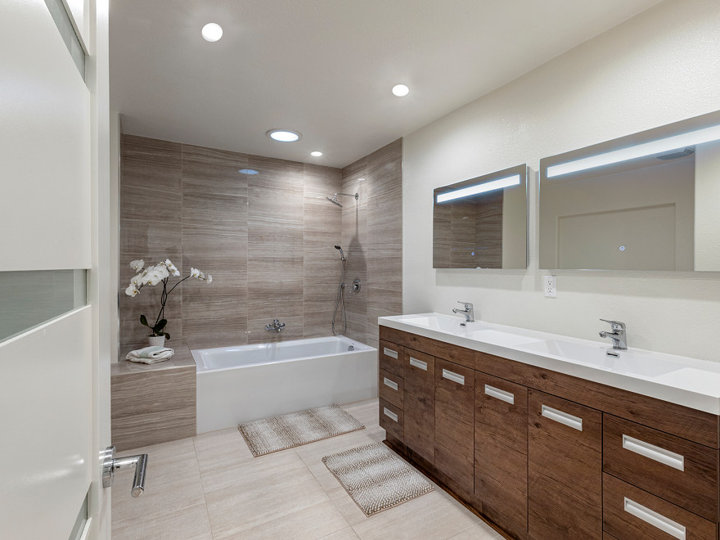Bathroom - Modern Bathroom