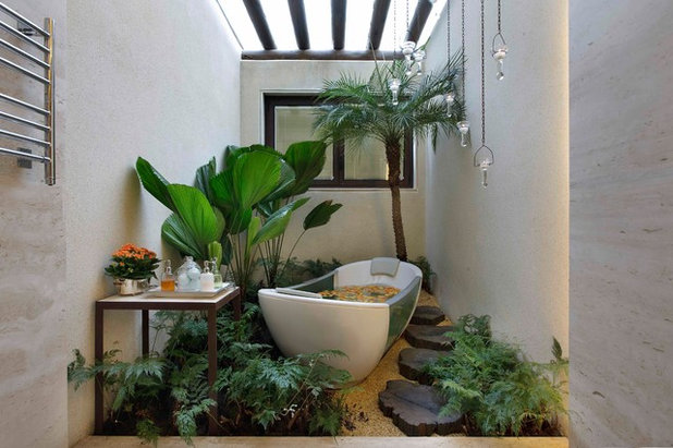 Tropical Bathroom by Eduarda Correa Arquitetura & Interiores