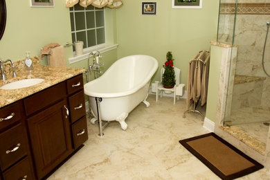 Diseño de cuarto de baño clásico pequeño