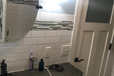 オマハにあるコンテンポラリースタイルのおしゃれな浴室の写真
