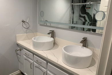 Example of a trendy bathroom design in Las Vegas