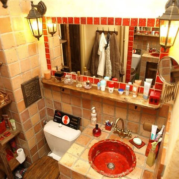 Bathroom in Antique style with  old-fashioned ceramic vanity sink