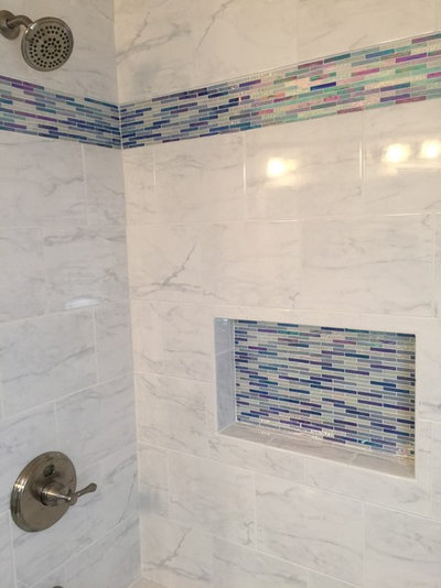 Классический Ванная комната by DCI Home Improvements