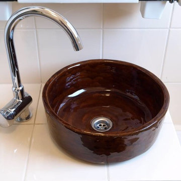 Bathroom in Craftsman style with  old-fashioned Earthenware basina